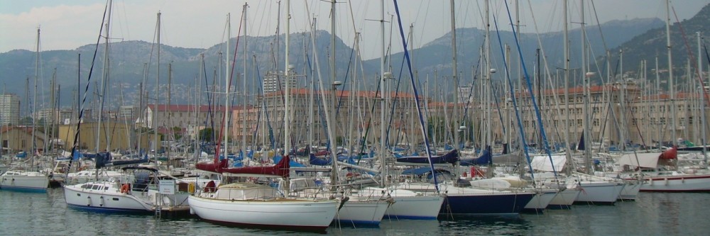 Déplacement de luxe avec chauffeur privé VTC sur Marseille et Chauffeur privé à Marseille vers les ports et l'aéroport